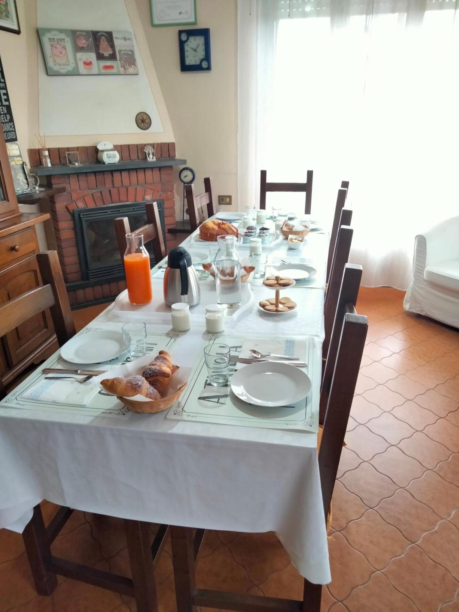 B&B Le Mi' Cocche Capannori Bagian luar foto
