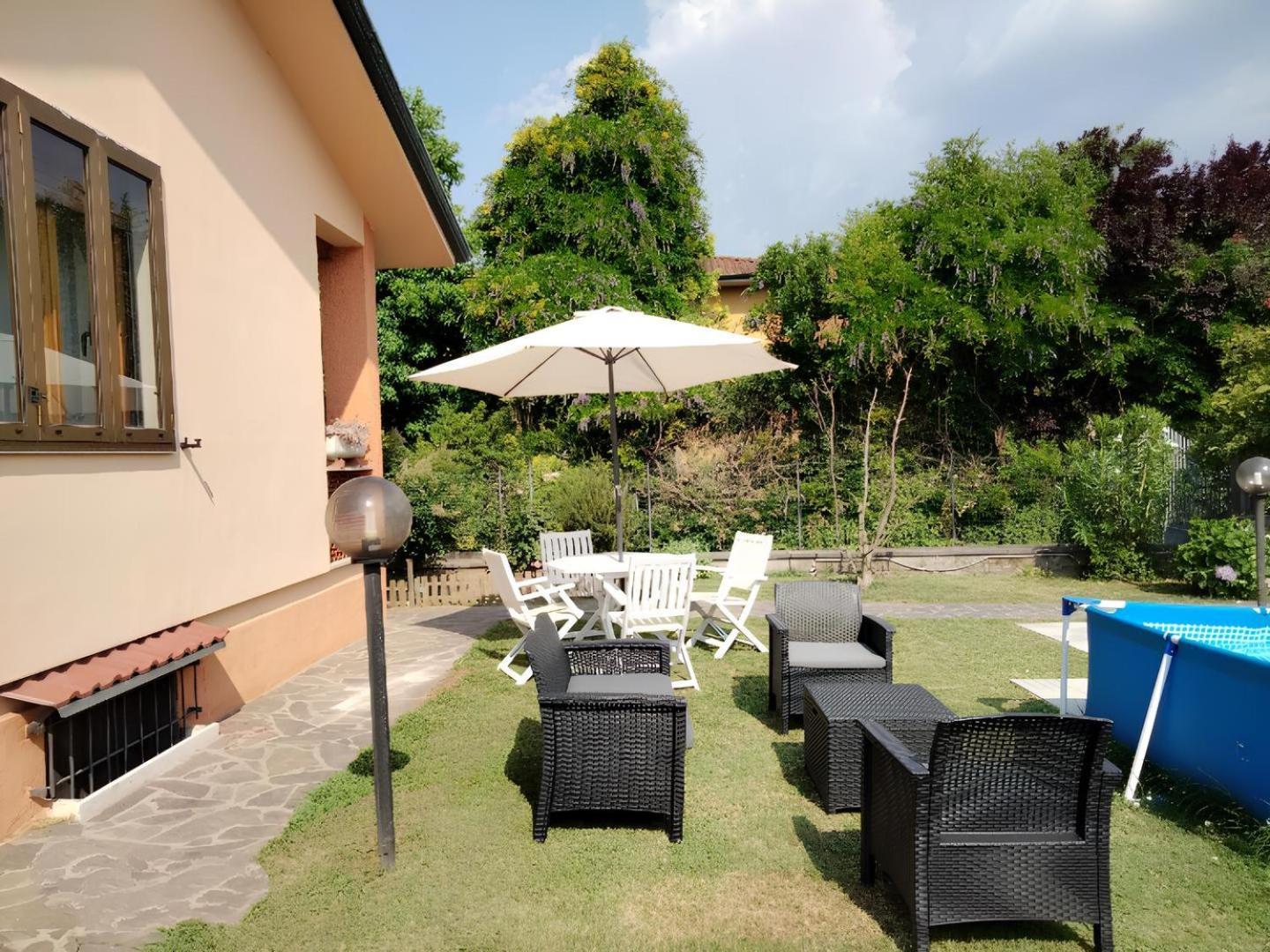 B&B Le Mi' Cocche Capannori Bagian luar foto