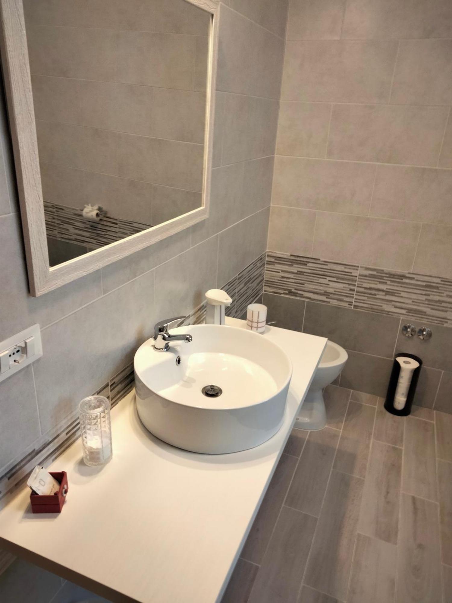 B&B Le Mi' Cocche Capannori Bagian luar foto