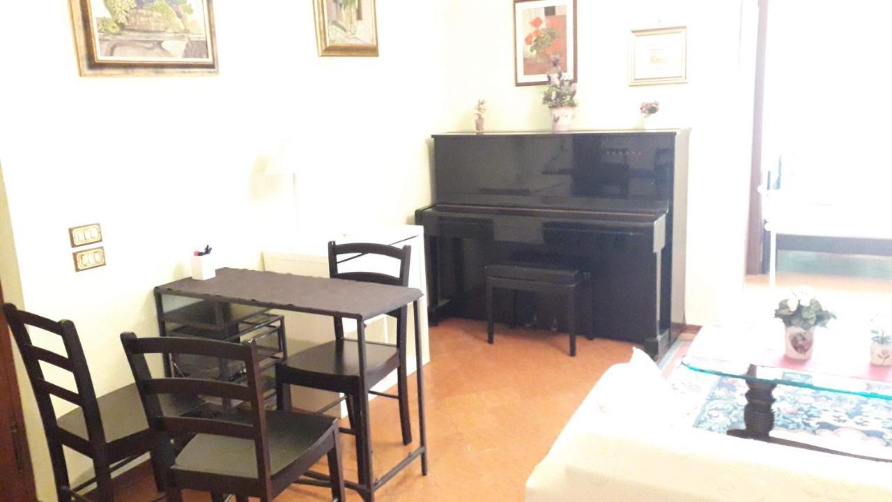 B&B Le Mi' Cocche Capannori Bagian luar foto